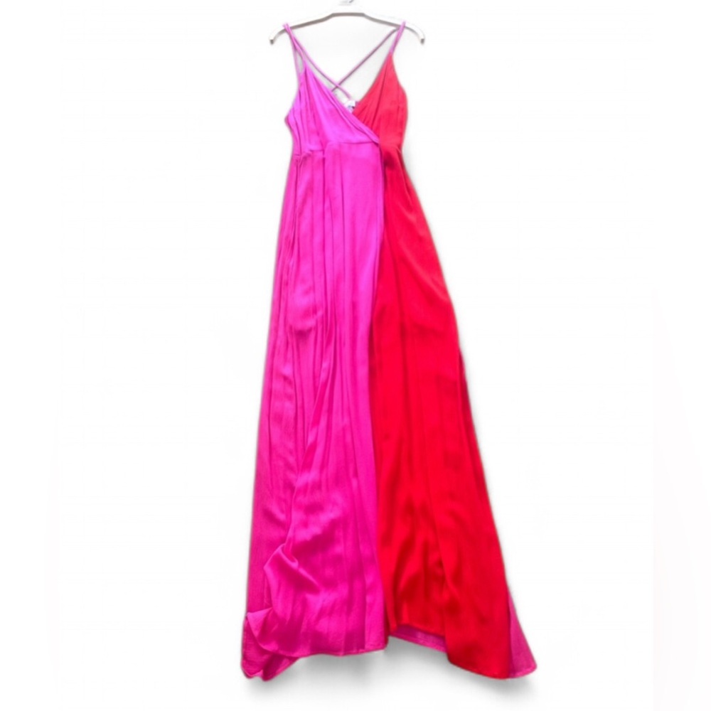 Francesca’s Maxi V-Neck Alta Two Tone Dress
